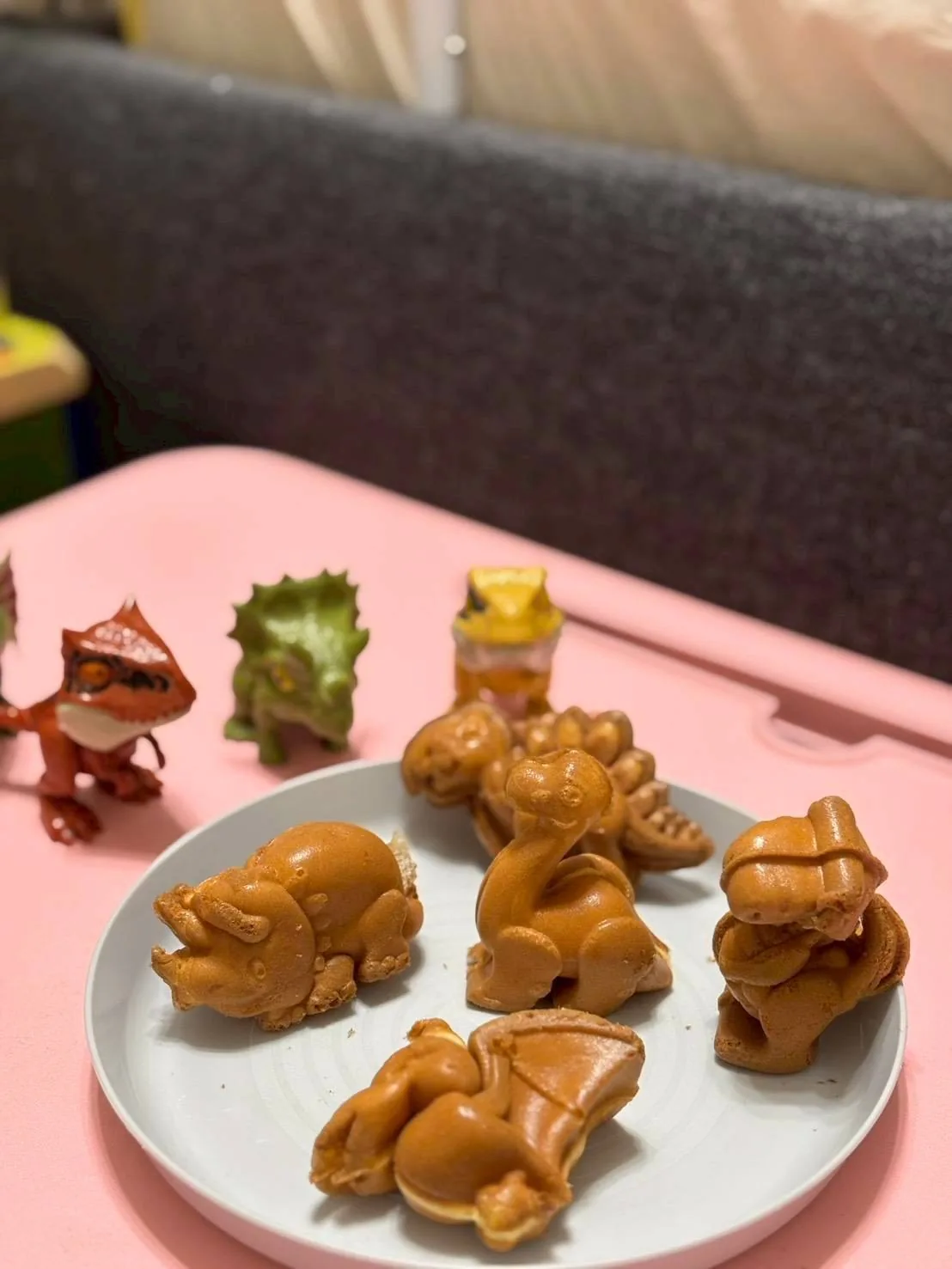 GiGi 恐龍造型雞蛋糕主圖實拍